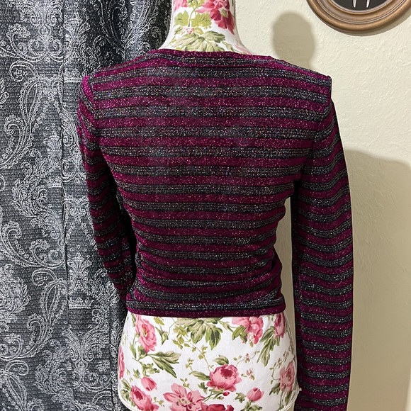 Metallic/ glitter Top ✨ - Picture 5 of 11